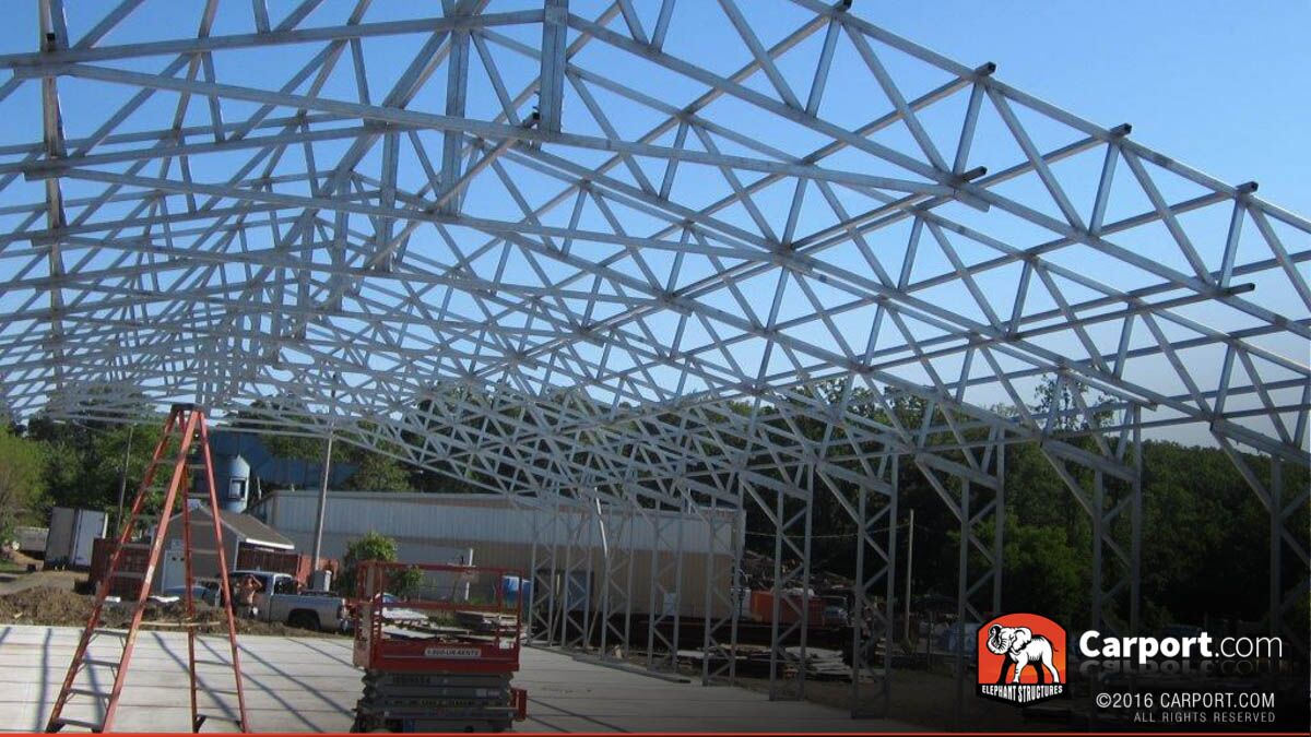 Commercial metal framing, view of the roof.